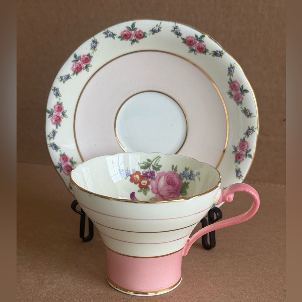 Aynsley Mix & Match Floral Pink & White Corset Teacup w/Rosebud Swag Saucer Set
